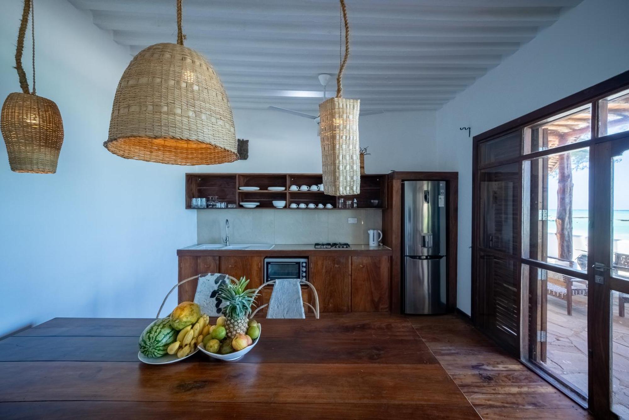Вілла Beachfront Turtle House Zanzibarhouses Ківенґва